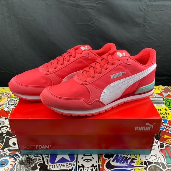 Puma ST Runner V2 Sneakers - Picture 1 of 10